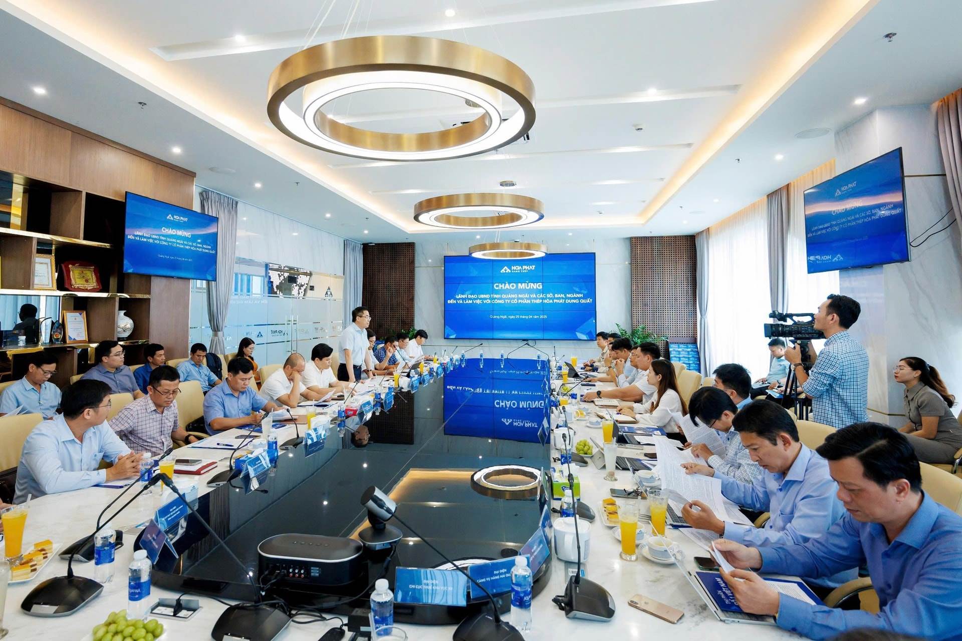 DA ray thép 14.000 tỷ đồng của Hòa Phát tại Quảng Ngãi bị vướng, Chủ tịch tỉnh yêu cầu Sở ngành không đùn đẩy trách nhiệm, rút ngắn thời gian giải quyết hồ sơ