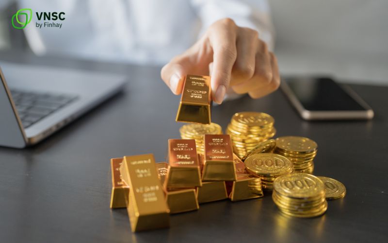 Có Nên Gửi Tiết Kiệm Vàng Năm 2025? Phân Tích Cơ Hội Và Rủi Ro
