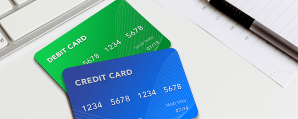 So sánh thẻ debit và credit – Nên mở loại nào?