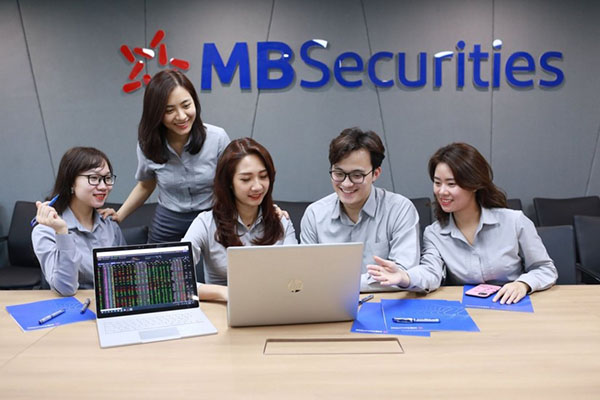 Nhan-dinh-co-phieu-MBS-Co-nen-mua