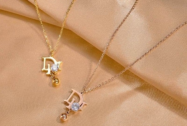 cua-hang-uy-tin-mua-vong-co-vang-tay