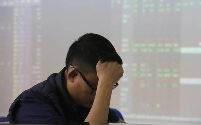 Khối ngoại khép lại năm Giáp Thìn với tuần bán ròng hàng trăm tỷ, “xả” mạnh hai cổ phiếu giữa lúc giá lập đỉnh