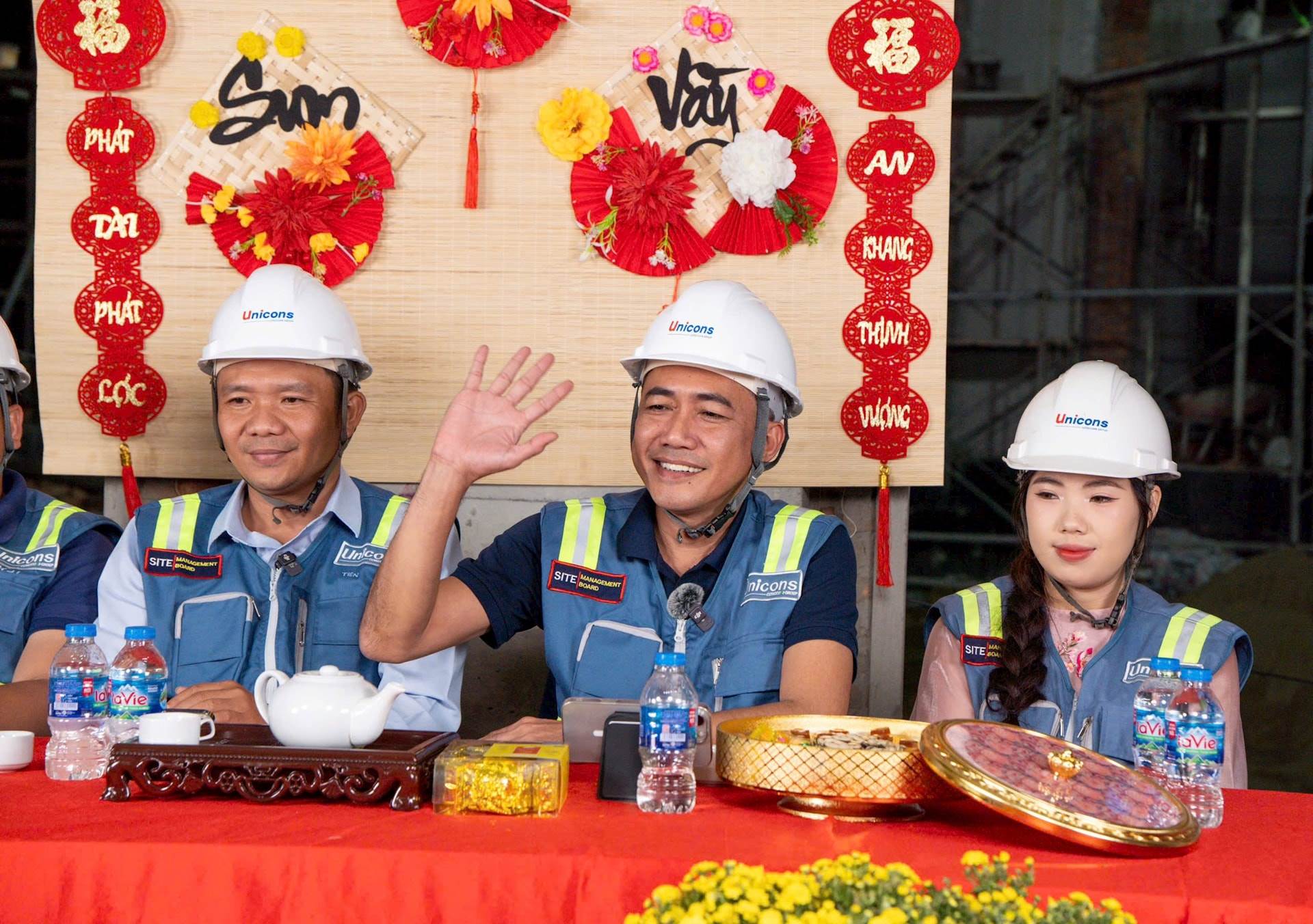Coteccons mở livestream đón Tết cùng 350 công nhân làm việc xuyên giao thừa: “1 ngày với dân xây dựng cũng quý giá”