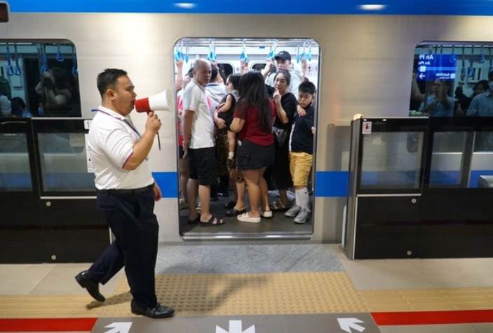 Trong 10 ngày, metro số 1 thu gần 12 tỉ đồng dịp Tết Ất Tỵ