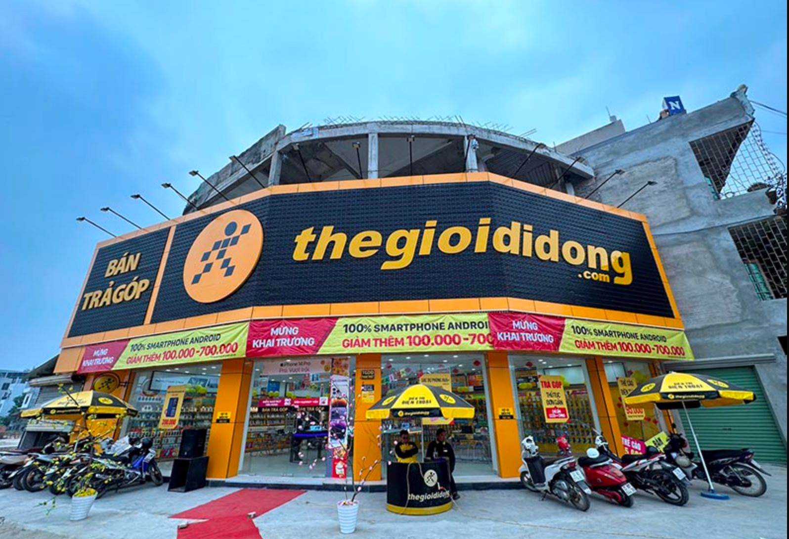 MWG: “Quay xe” mời nhân viên cũ trở lại làm việc, mạnh tay “rút hầu bao” tăng hơn 30% chi phí cho người lao động