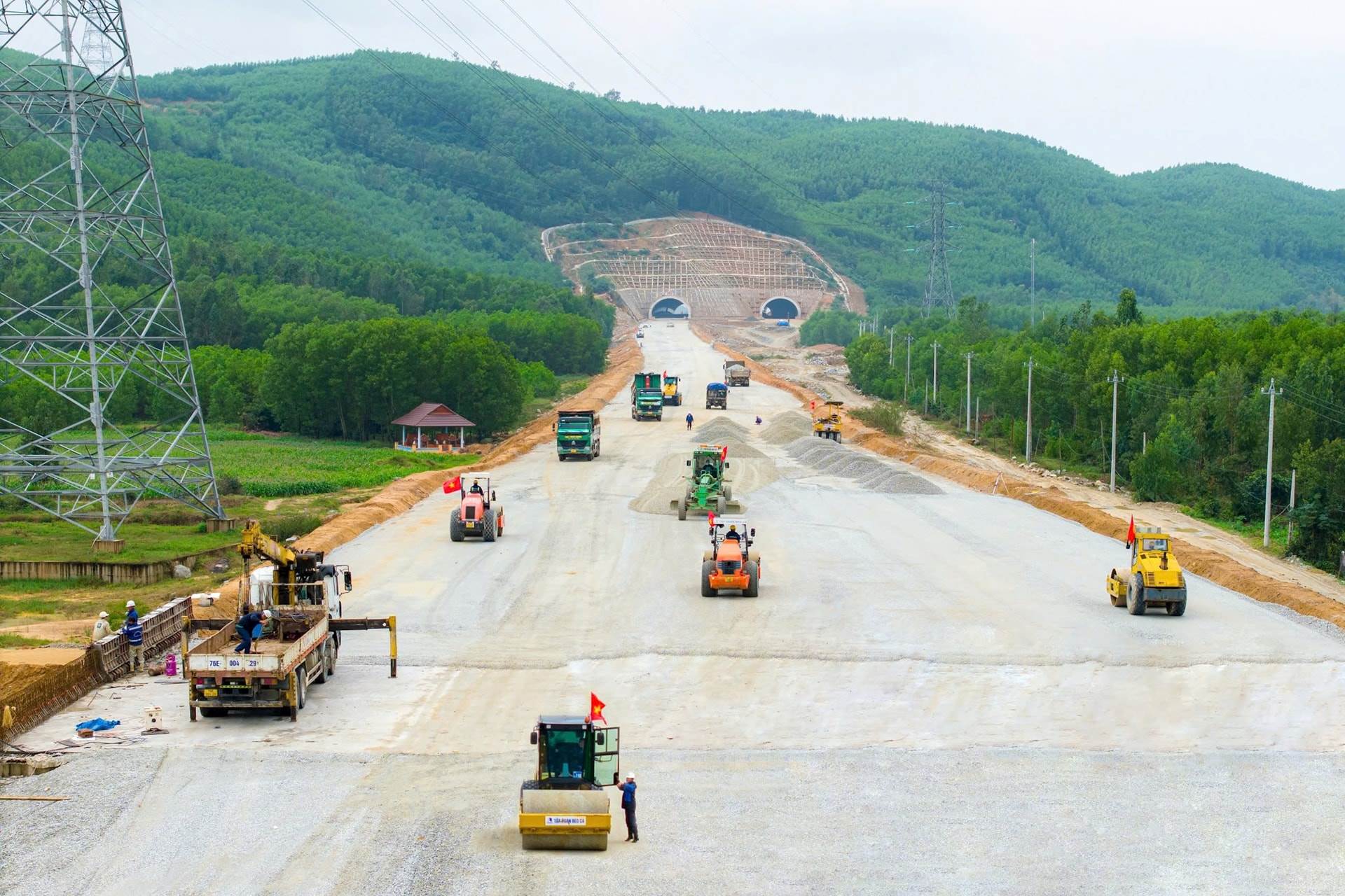 HHV: Lợi nhuận 2024 tăng 30%, năm 2025 sẽ thông tuyến Quảng Ngãi – Hoài Nhơn