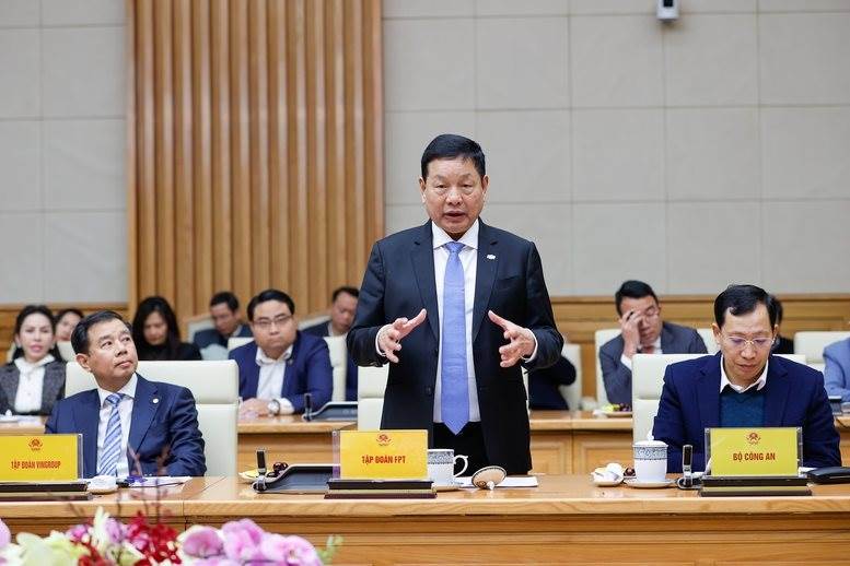 Ông Trương Gia Bình: Cần “bình dân hóa trí tuệ nhân tạo”, chúng tôi đã đưa AI vào từ lớp 1