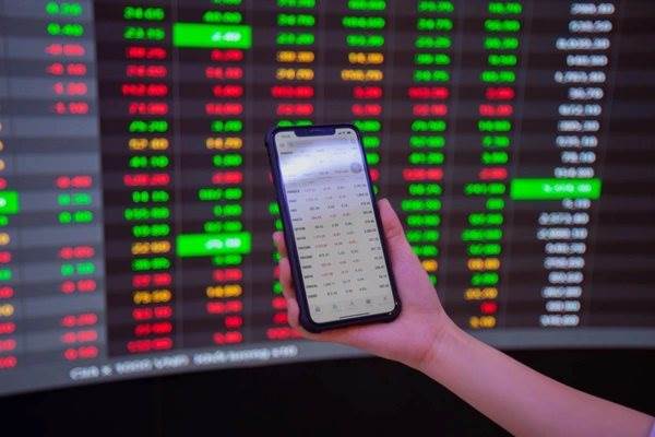 Giám đốc chiến lược VPBankS: Khi “cơn bão” thuế quan giảm dần và qua đi, xu hướng mua ròng của khối ngoại có thể quay trở lại