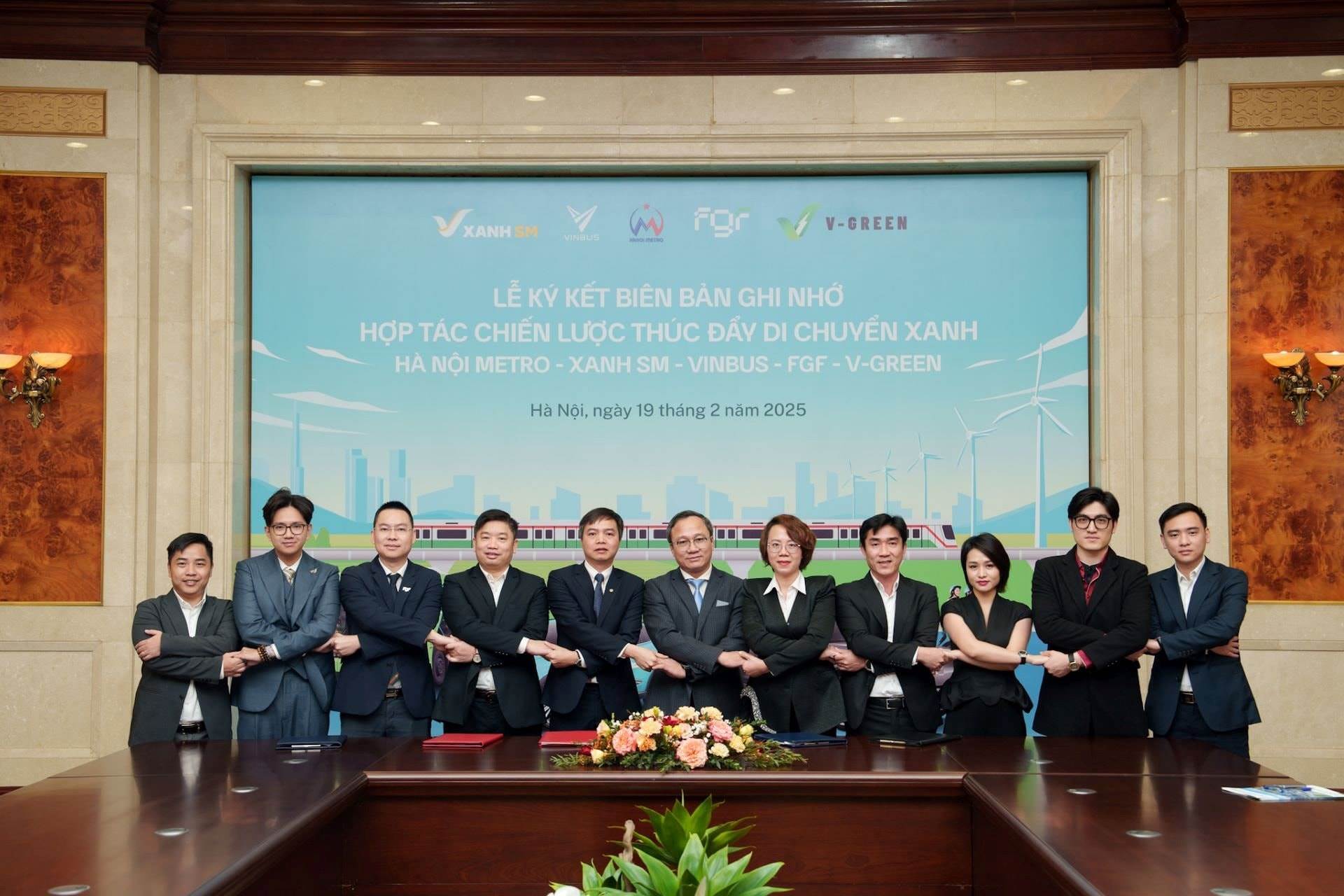 VIC: Taxi Xanh SM của tỷ phú Phạm Nhật Vượng sẽ có chỗ đón trả khách riêng tại tất cả các trạm Metro Hà Nội
