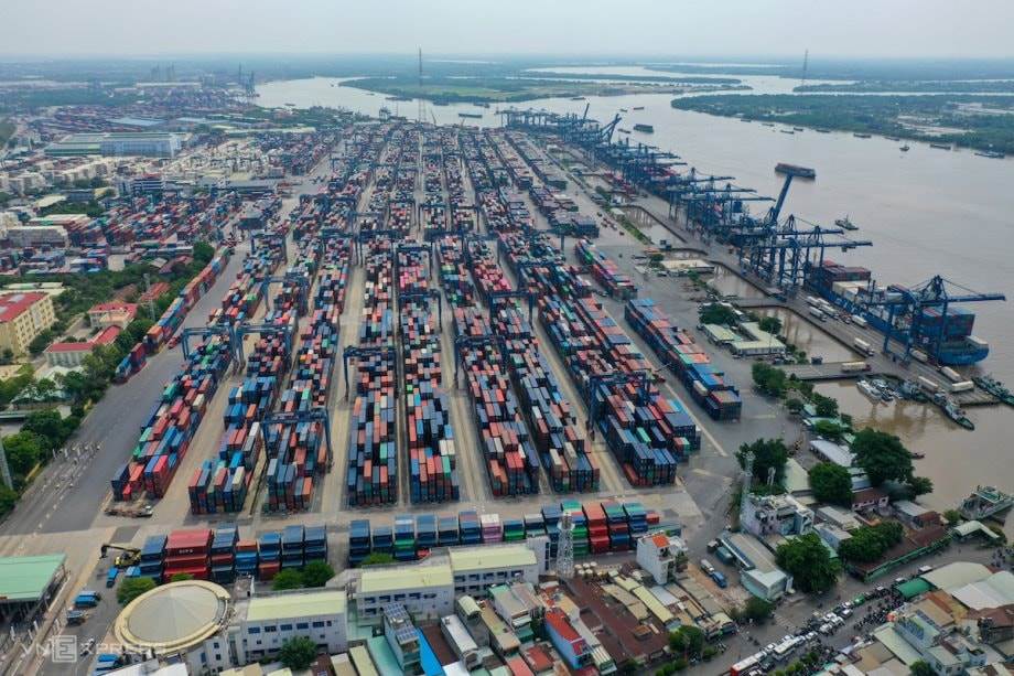 DN quốc phòng nắm ½ thị phần cảng biển cả nước được ví như “tấm gương phản chiếu sức khoẻ nền kinh tế” đạt tổng doanh thu 32.000 tỷ, lớn nhuận vượt VNPT, MSB, Seabank