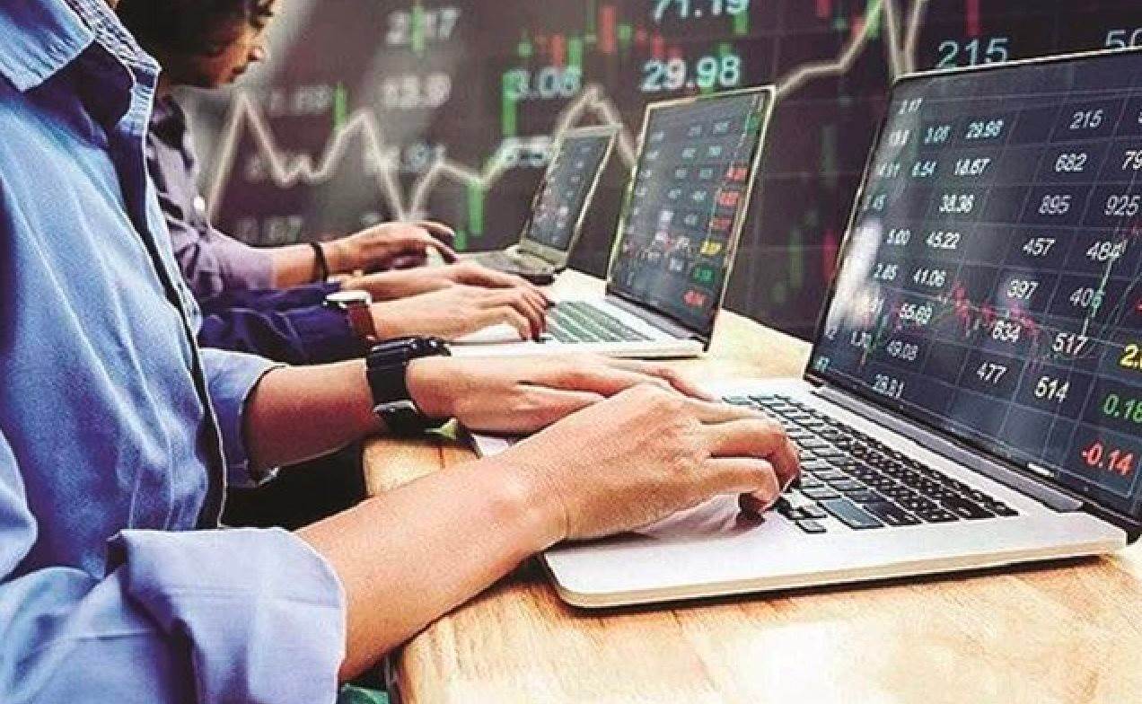 Phiên 3/3: Khối ngoại tiếp đà bán ròng, một cổ phiếu ngân hàng bị “xả” gần 300 tỷ đồng