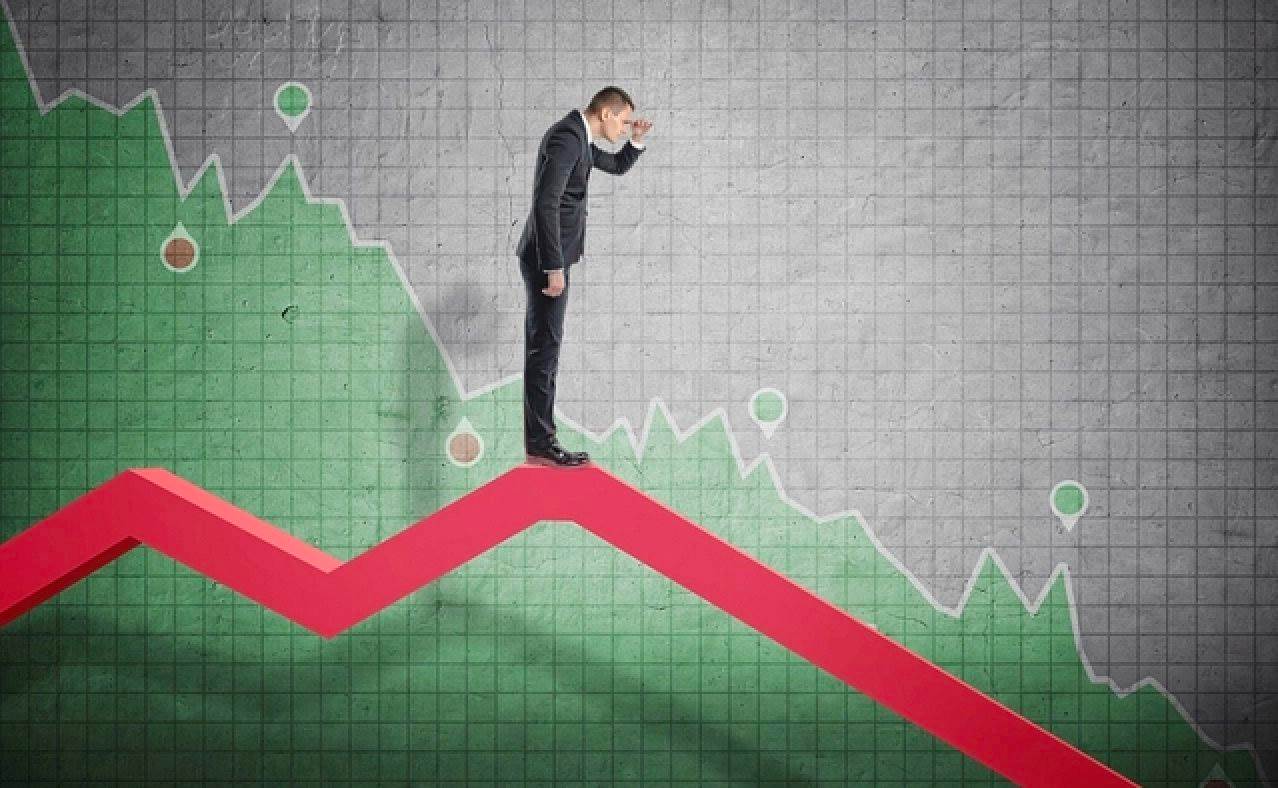 Góc nhìn CTCK: Tín hiệu đảo chiều ngắn hạn, cần tính đến kịch bản VN-Index “thủng” 1.300 điểm