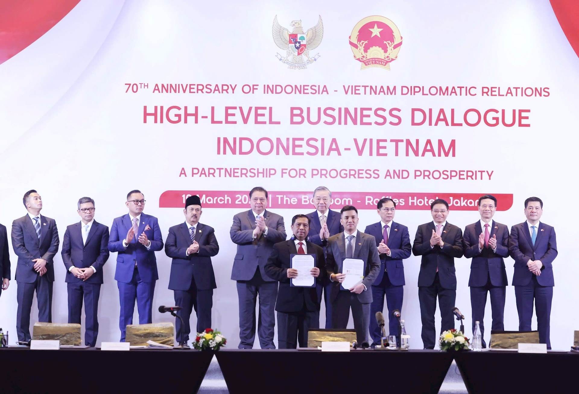 FPT: Bắt tay thương xã hàng đầu Indonesia, ký hợp đồng cung 67 triệu USD