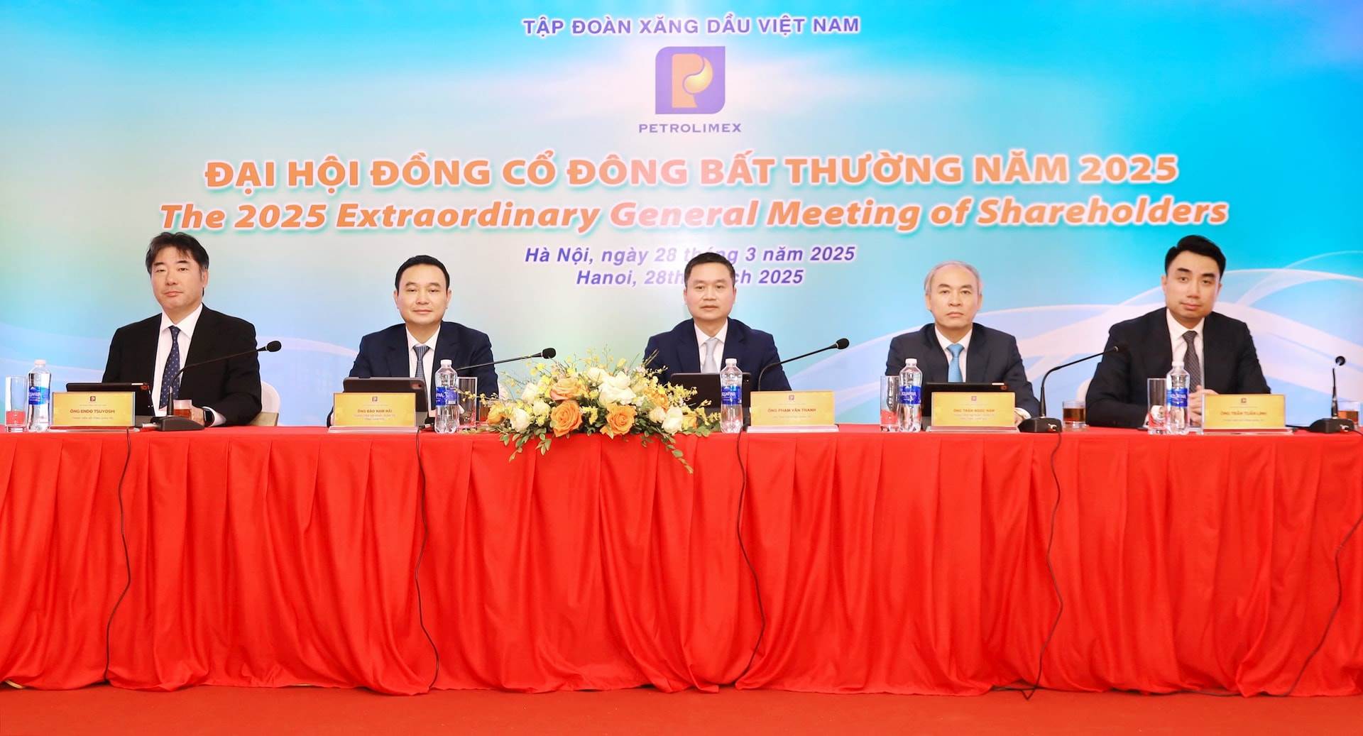 PLX: ĐHĐCĐ bất thường Petrolimex – Thông qua việc sáp nhập TCT Dịch vụ Xăng dầu Petrolimex vào Tập đoàn