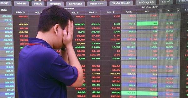 Nhà đầu tư chứng khoán hoảng loạn, VN-Index “bốc hơi” hơn 70 điểm, điều gì đang diễn ra?