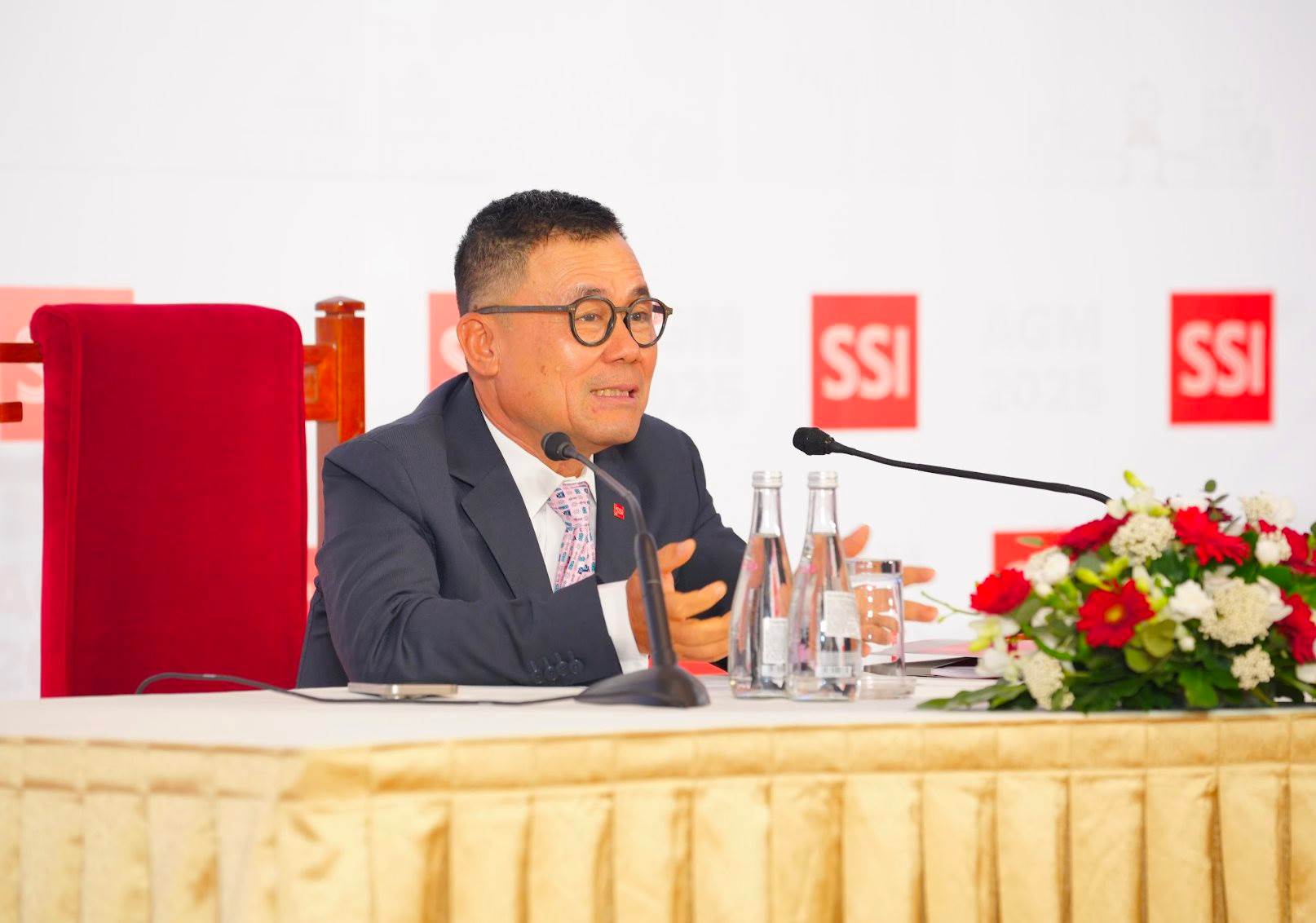 Bác bỏ “tin đồn” mở sàn giao dịch tài sản số, ông Nguyễn Duy Hưng nói: Đừng coi đây là “meme lùa gà lùa vịt”!