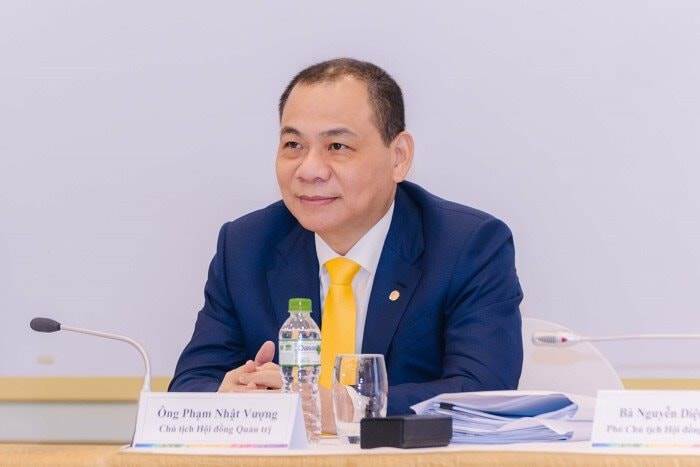 VIC: Tỷ phú Phạm Nhật Vượng: “Vingroup không chạy theo lợi nhuận khi đầu tư BĐS, chúng tôi bán buôn giá rẻ cho nhà đầu tư đến sớm, cơ hội là rất nhiều nhưng không phải khư khư sống chết với nó!”