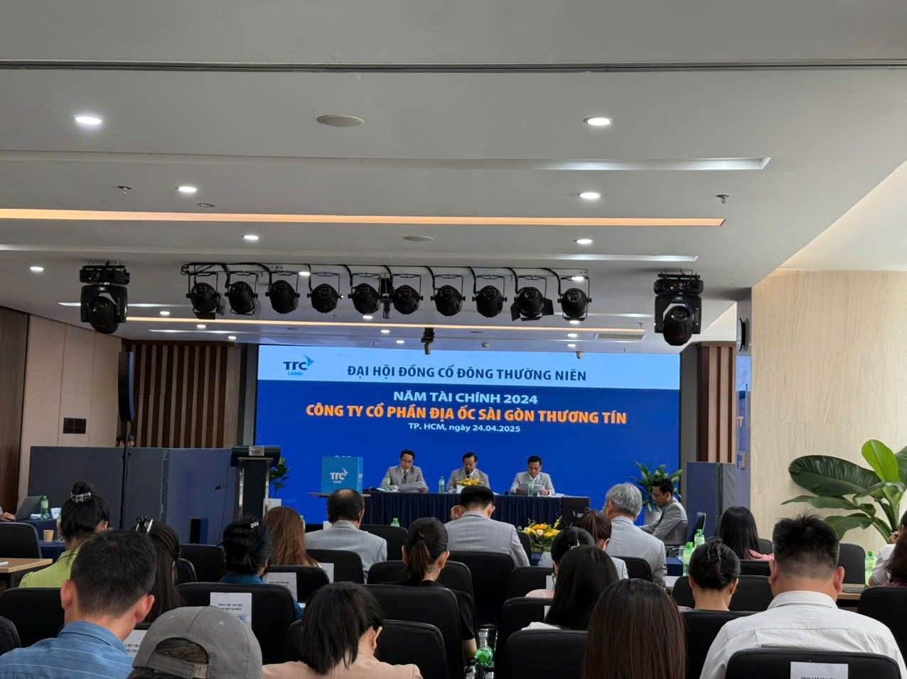 SCR: ĐHĐCĐ TTC Land: Loạt câu hỏi về kế hoạch trả cổ tức, thuyết minh dòng tiền người mua trả tiền trước, … bị “né” trả lời