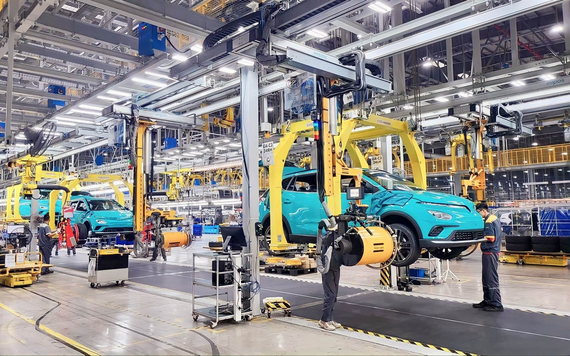 Bỏ xa Grab, Xanh SM của ông Phạm Nhật Vượng lấn sân thị trường 9 tỷ USD, sở hữu “vũ khí” đối thủ không có