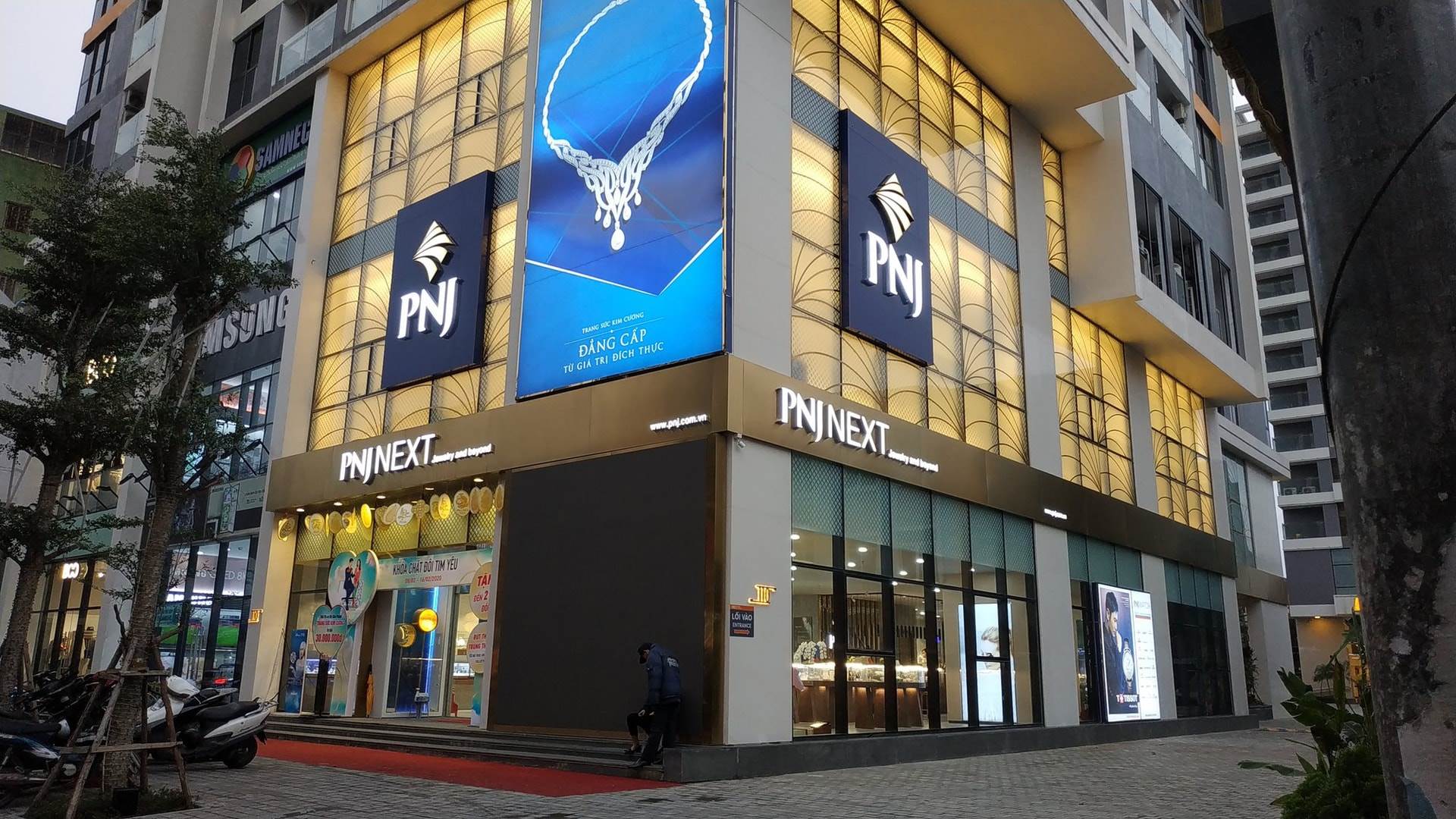 PNJ: Quỹ đầu tư quản lý hơn 1.600 tỷ USD trở thành cổ đông lớn PNJ