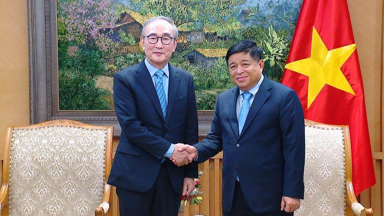 ‘Ông lớn’ hàng đầu Hàn Quốc về viễn thông ‘ngỏ ý’ xây dựng Trung tâm Phát triển Toàn cầu ngay tại Việt Nam, đề xuất hợp tác với Tập đoàn Viettel