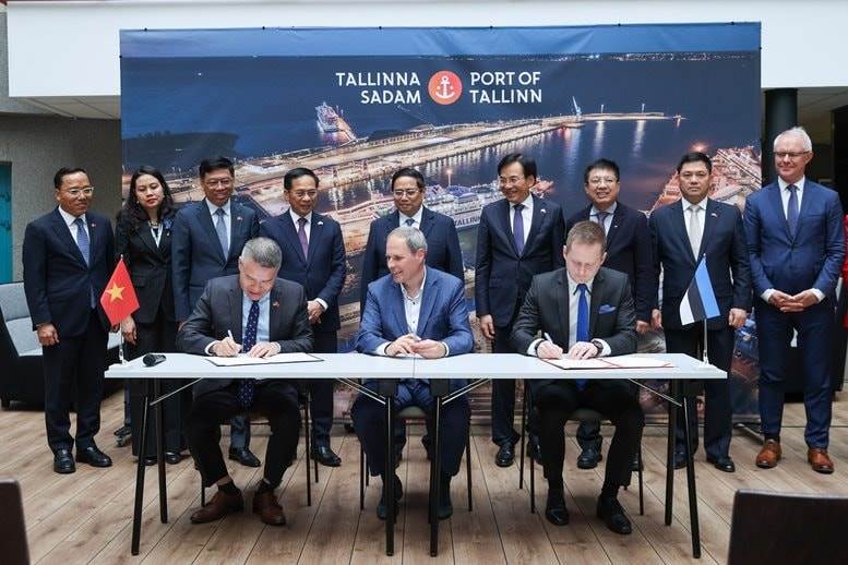 Thăm nước nhỏ nhất châu Âu, Thủ tướng muốn hợp tác xây dựng mô hình giúp hàng trăm tỷ USD “chảy về” VN