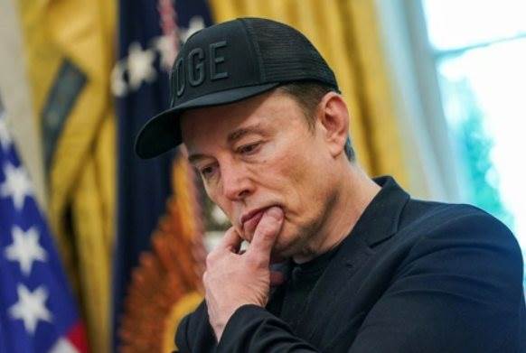 Từ người hùng thành kẻ ngáng đường: Elon Musk đang tự tay đẩy Tesla xuống vực thẳm