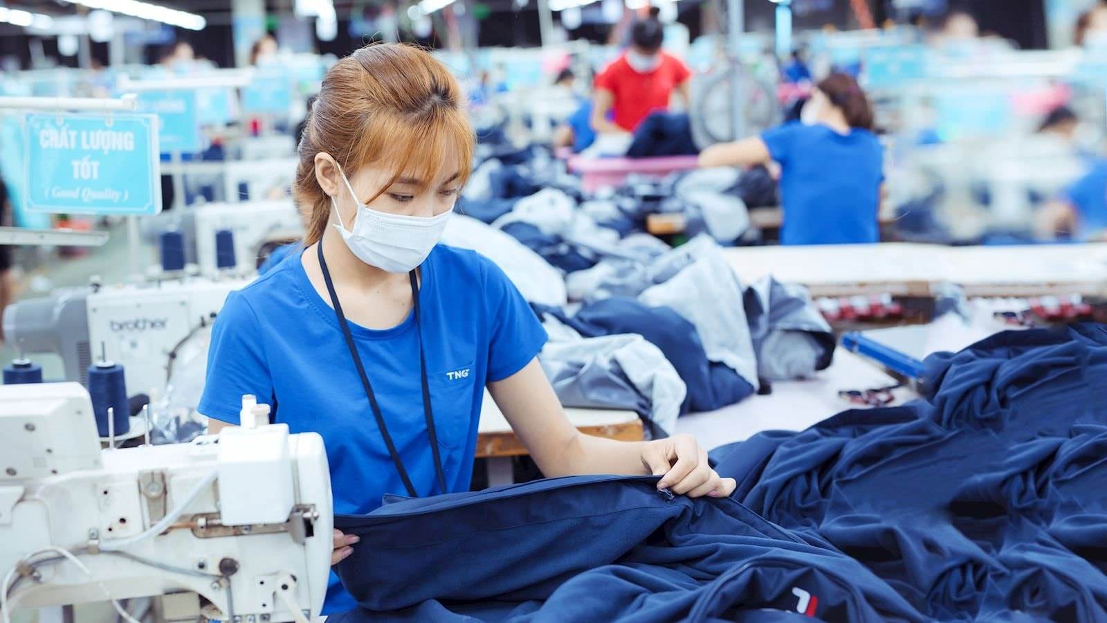 Ngành dệt may Việt Nam lần đầu ghi nhận xuất khẩu giảm trên 10% sau 30 năm