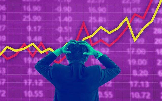 VN-Index đang “băng băng” tiến tới đỉnh cũ bất ngờ “quay xe”, điều gì đang diễn ra?