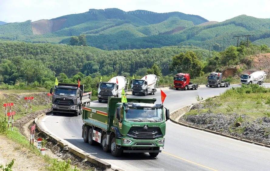 VVS: Công ty buôn xe ô tô báo lãi quý 2/2025 tăng 375%, cổ phiếu kịch trần