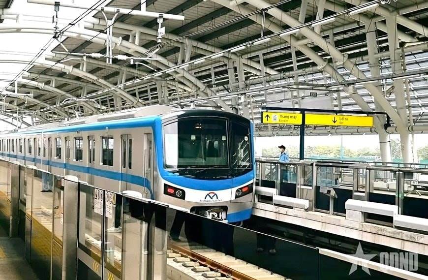 Một ‘người quen’ của tỷ phú Trần Đình Long muốn đầu tư nhà máy 850 triệu USD sản xuất pin lithium-ion, công nghệ liên quan đến tàu điện… tại Tp.HCM