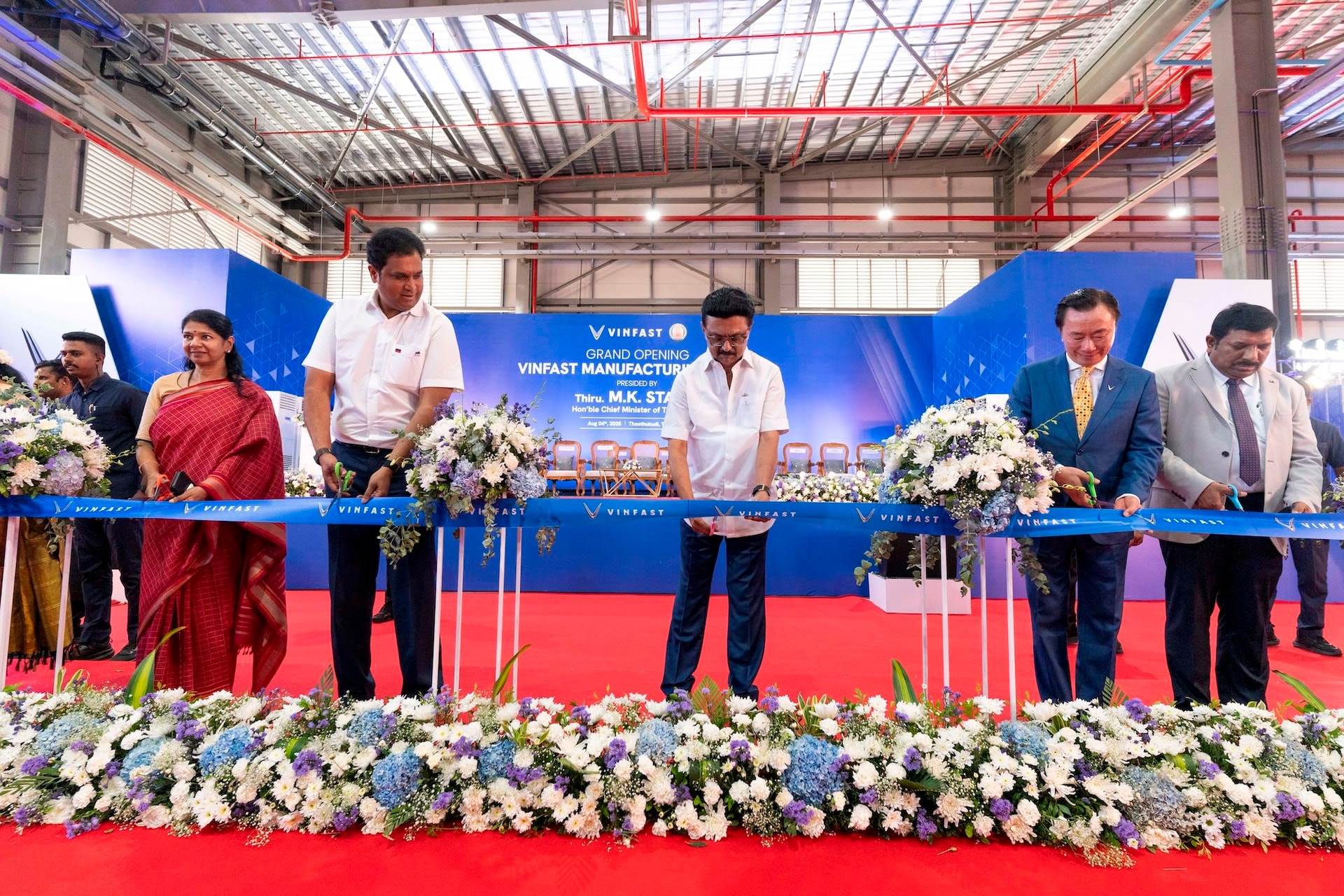 Tỷ phú Phạm Nhật Vượng khánh thành nhà máy ô tô điện ở nền kinh tế hàng đầu BRICS, Tổng giám đốc VinFast châu Á khẳng định: “Biến nơi đây thành thủ phủ xe điện ở Nam Á”