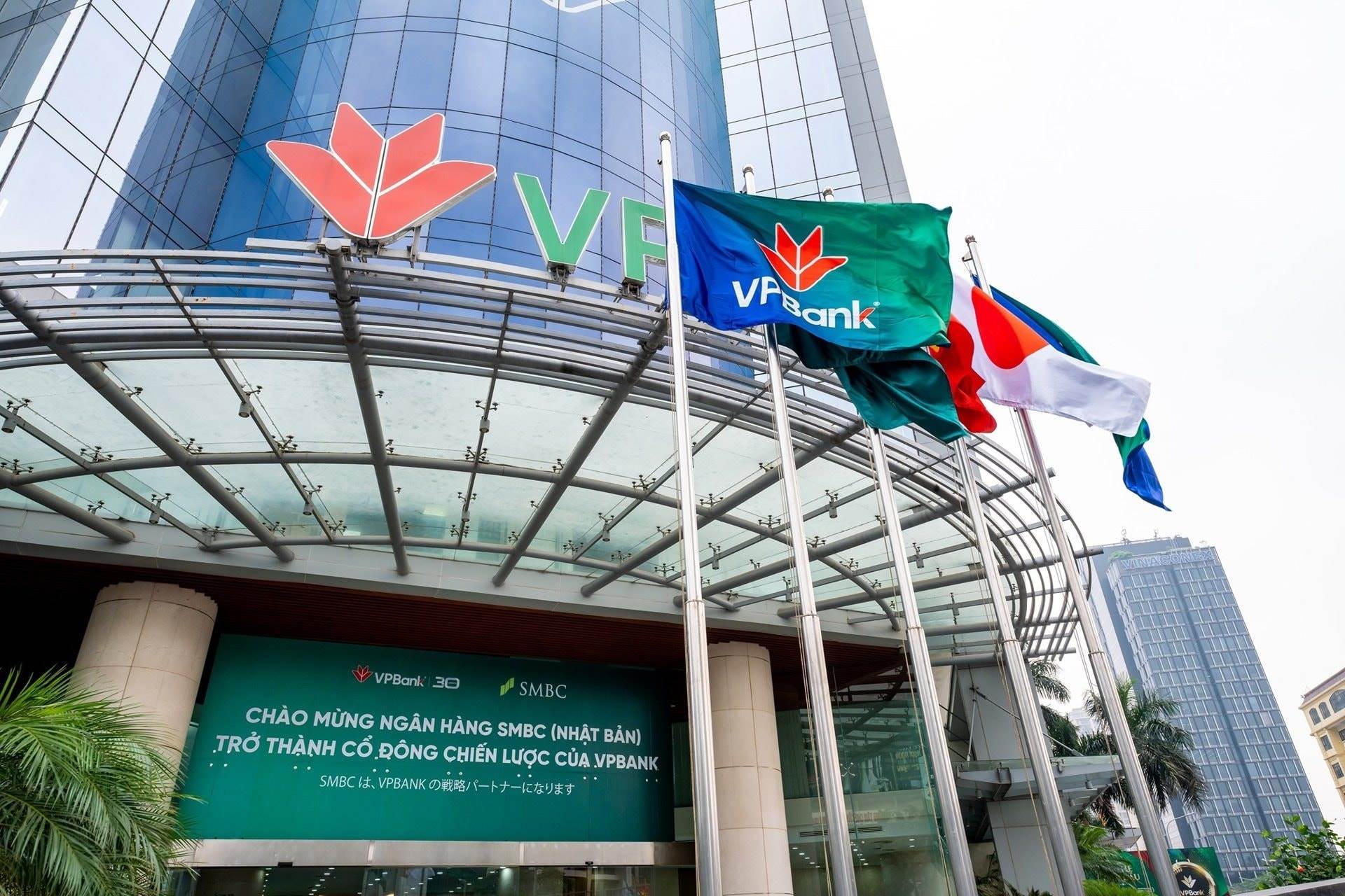 VPB: Thành viên HĐQT VPBank đăng ký mua 10 triệu cổ phiếu VPB