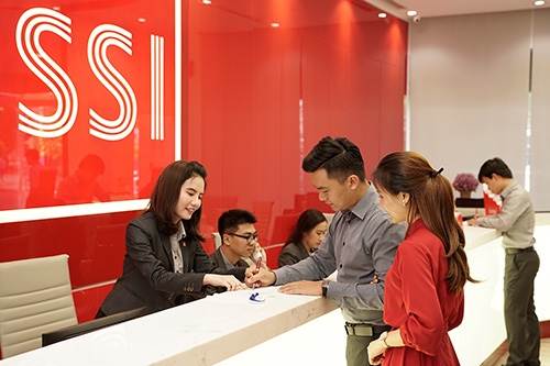 SSI: Cổ phiếu SSI vượt đỉnh, vốn hóa lập kỷ lục, nhà đầu tư kỳ vọng về tài sản số?