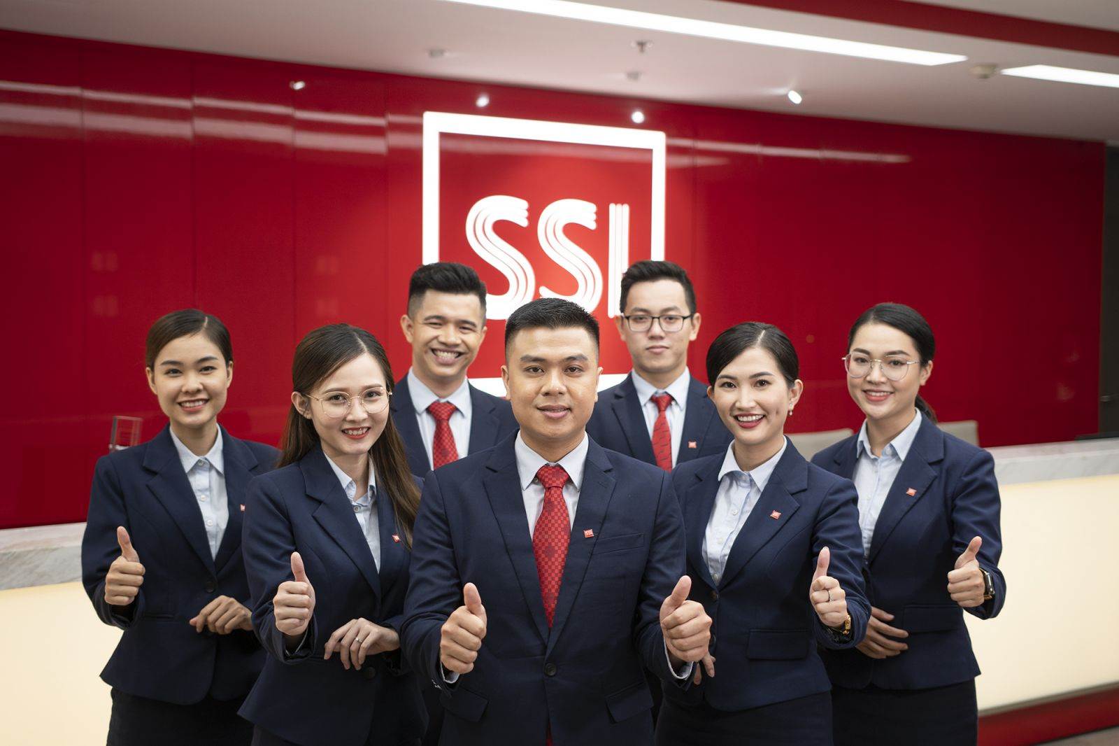 SSI: Tặng chứng sĩ 100.000 đồng dịp 2/9