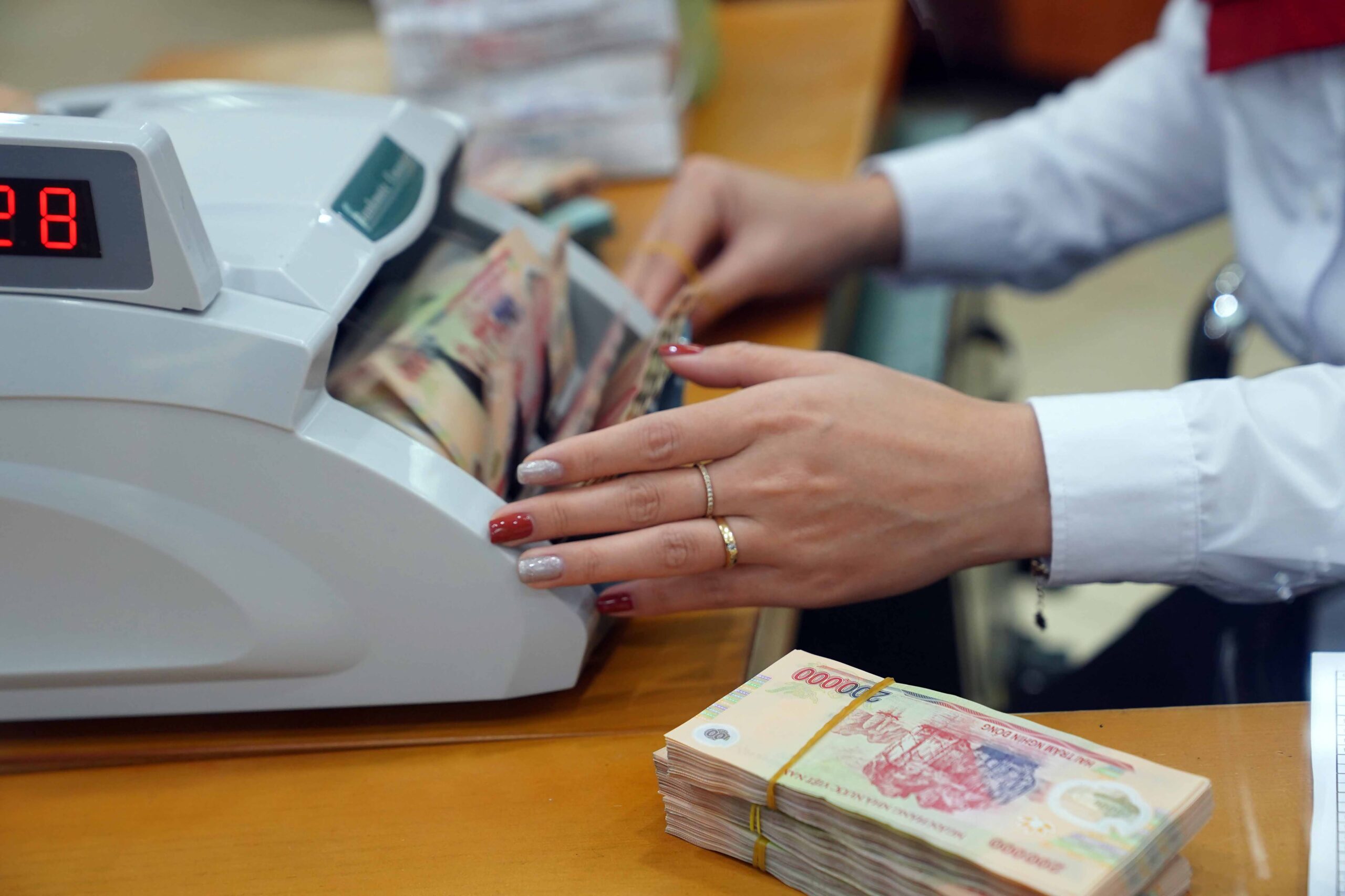 nên gửi tiết kiệm ngân hàng nào lãi suất cao