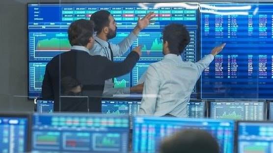 Khối ngoại bán ròng đột biến hơn 3.000 tỷ đồng phiên cơ cấu ETF, đâu là tâm điểm “xả hàng”?