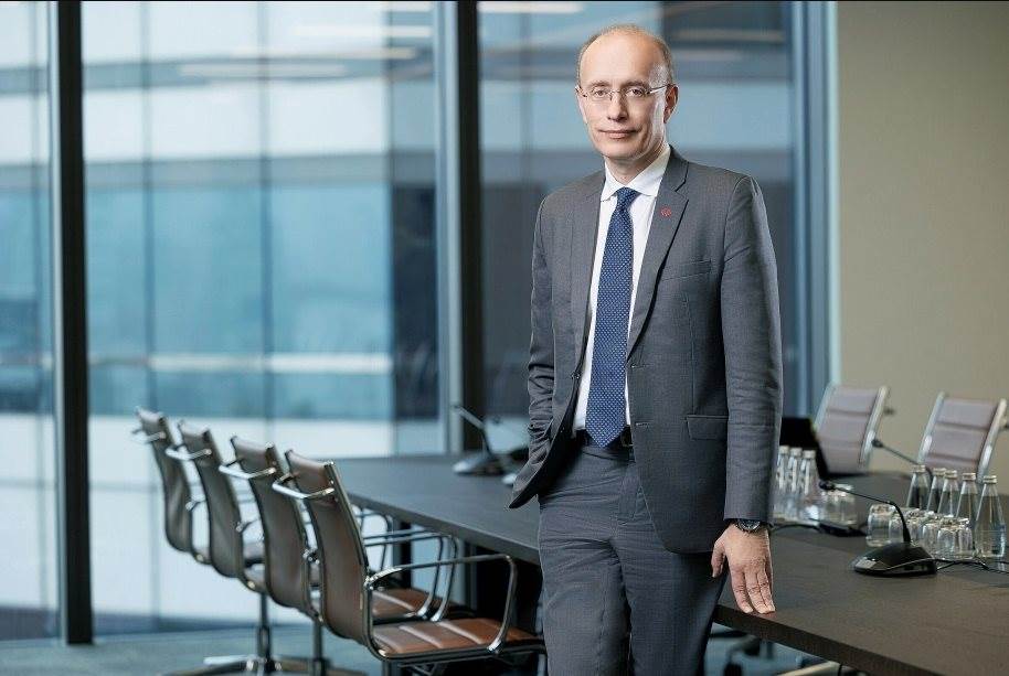 TCB: CEO Techcombank – AI sẽ là chìa khóa vàng cho Việt Nam vượt bẫy thu nhập trung bình