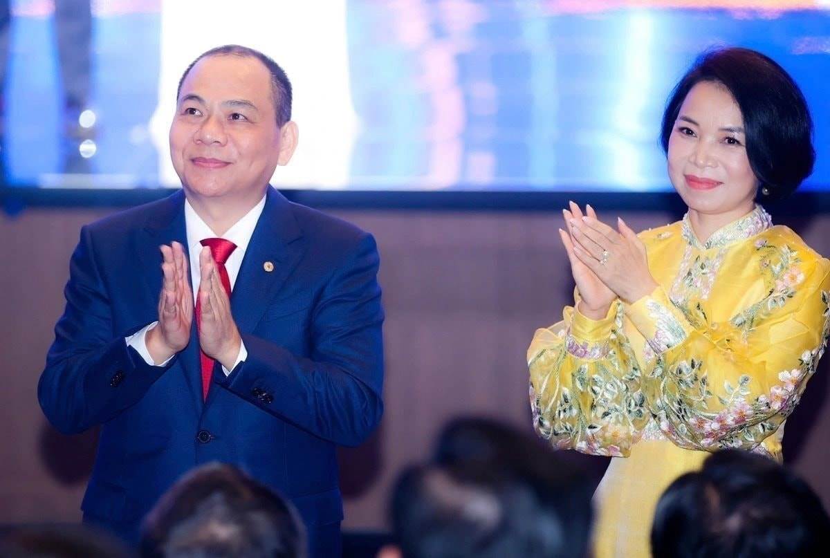 VIC: Vingroup lập kỷ lục chưa từng có trong lịch sử VN, tỷ phú Phạm Nhật Vượng và vợ nhận tin vui cùng 1 ngày