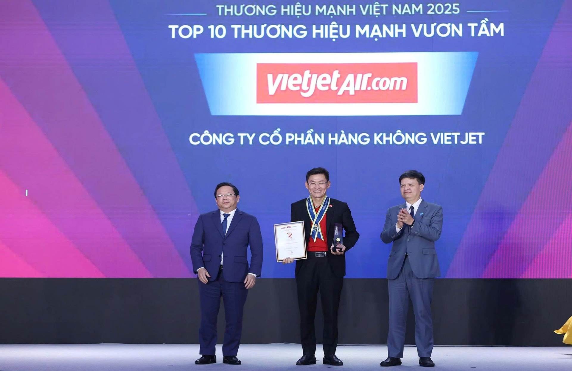 Vietjet, Masan, Vinfast… được vinh danh thương hiệu Mạnh Việt Nam