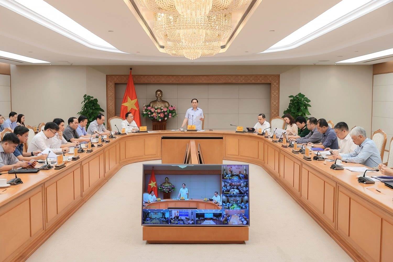 Phó Thủ tướng giao nhiệm vụ quan trọng cho PVN, EVN