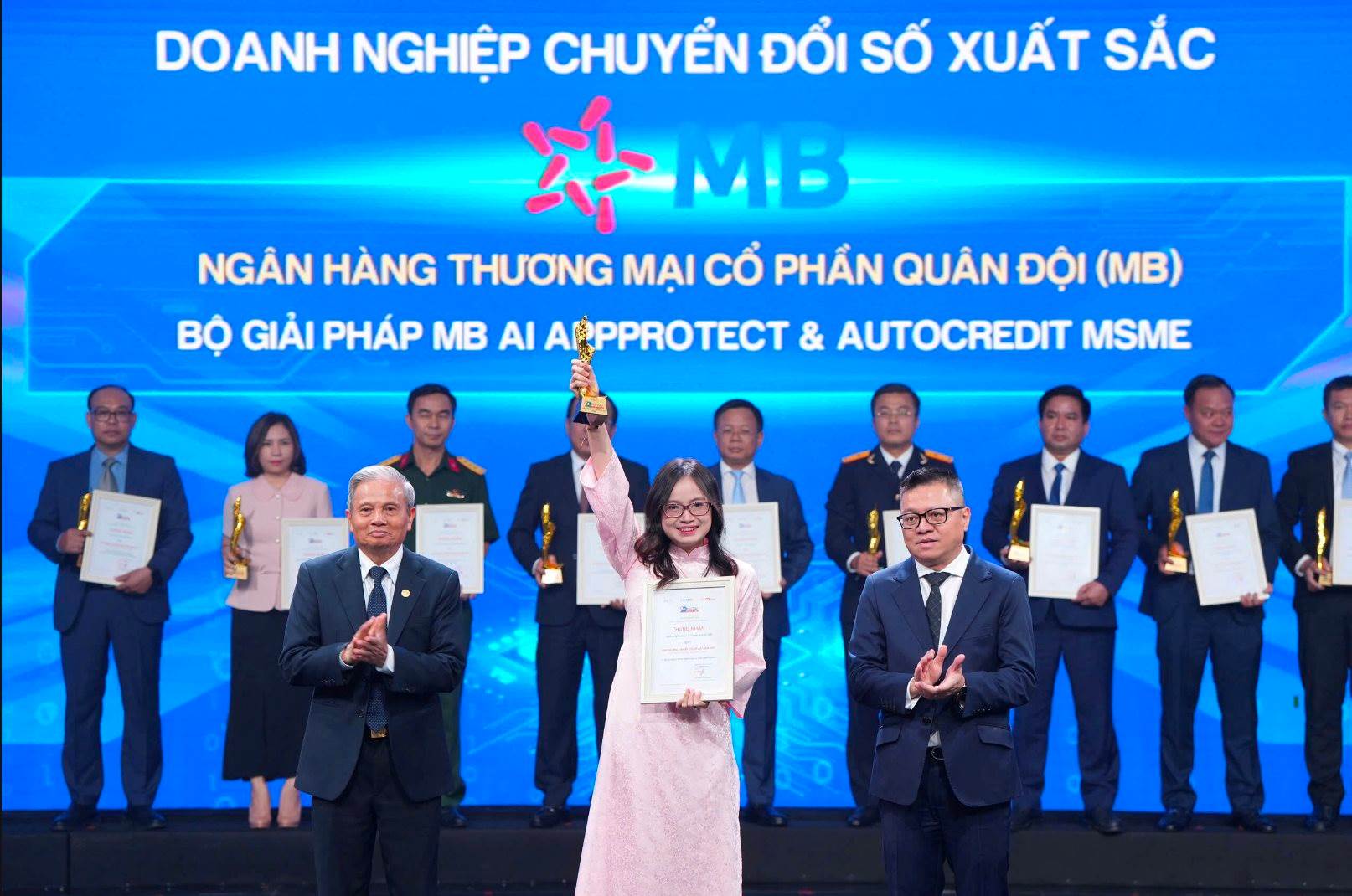MBB: Nhận giải thưởng Chuyển đổi số Việt Nam 2025 với bộ giải pháp công nghệ tiên phong