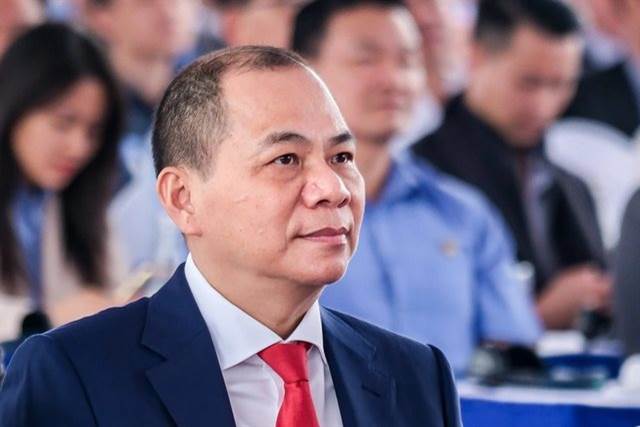 Gần 600 triệu cổ phiếu VIC đã rời tài khoản cá nhân của tỷ phú Phạm Nhật Vượng đổ vào giấc mơ điện sạch, taxi xanh và đường sắt cao tốc