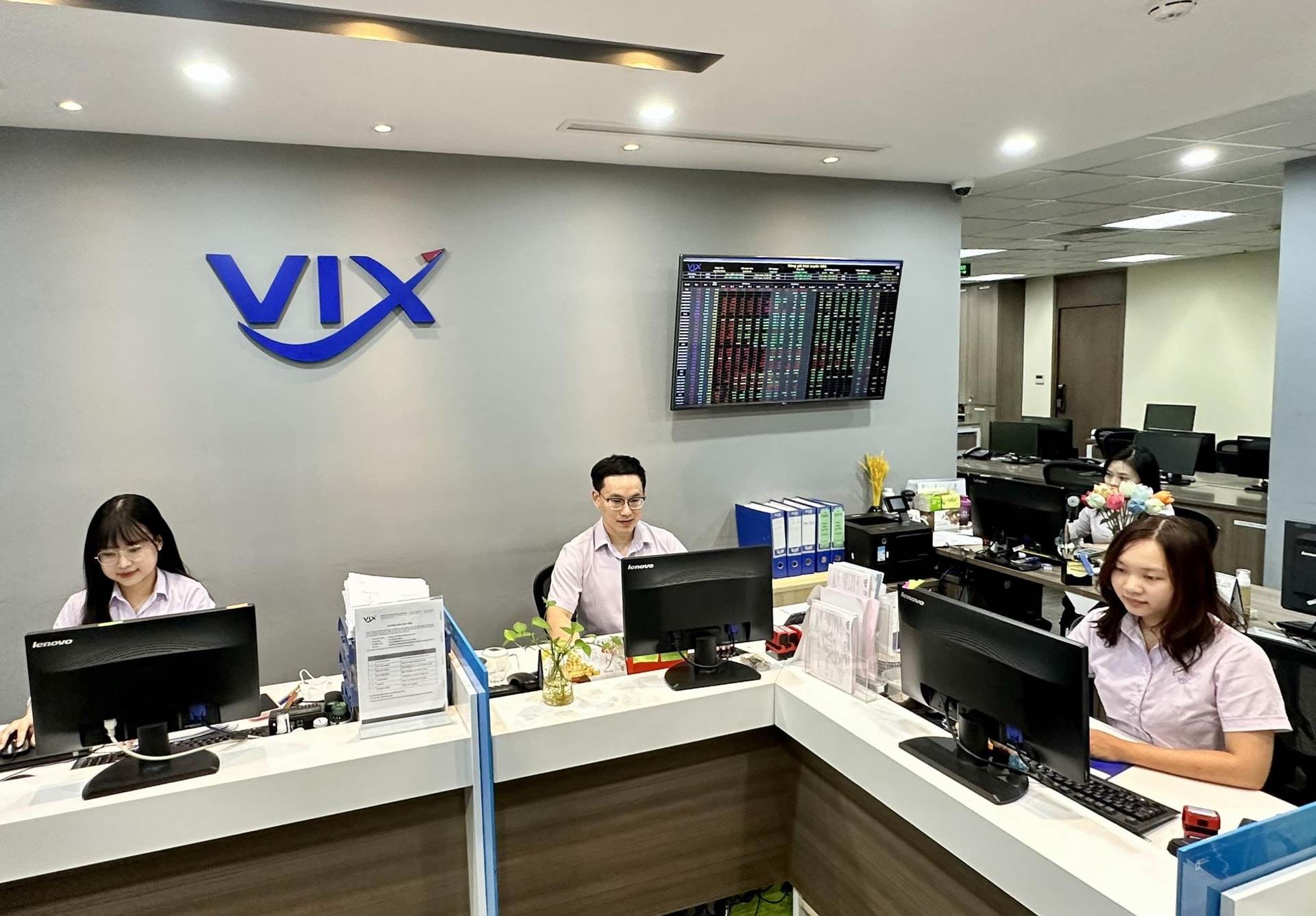 VIX: Chốt lãi VSC, BSR, HAH… vẫn còn ấm tay, VIX quyết chi ngay 2.000 tỷ săn ‘hàng nóng’ mới