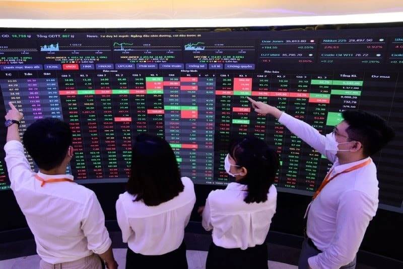 Hai kịch bản cho thị trường chứng khoán Việt Nam tháng 11/2025