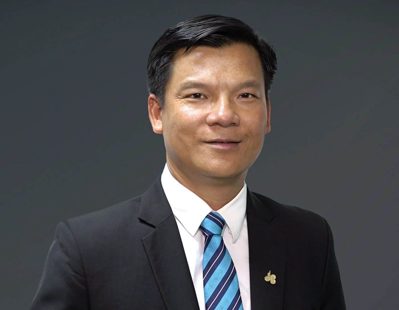 Từ nhiệm vị trí TGĐ Hòa Bình, ông Lê Văn Nam vẫn làm Chủ tịch công ty xây dựng riêng, là đối tác quen mặt của Sunshine