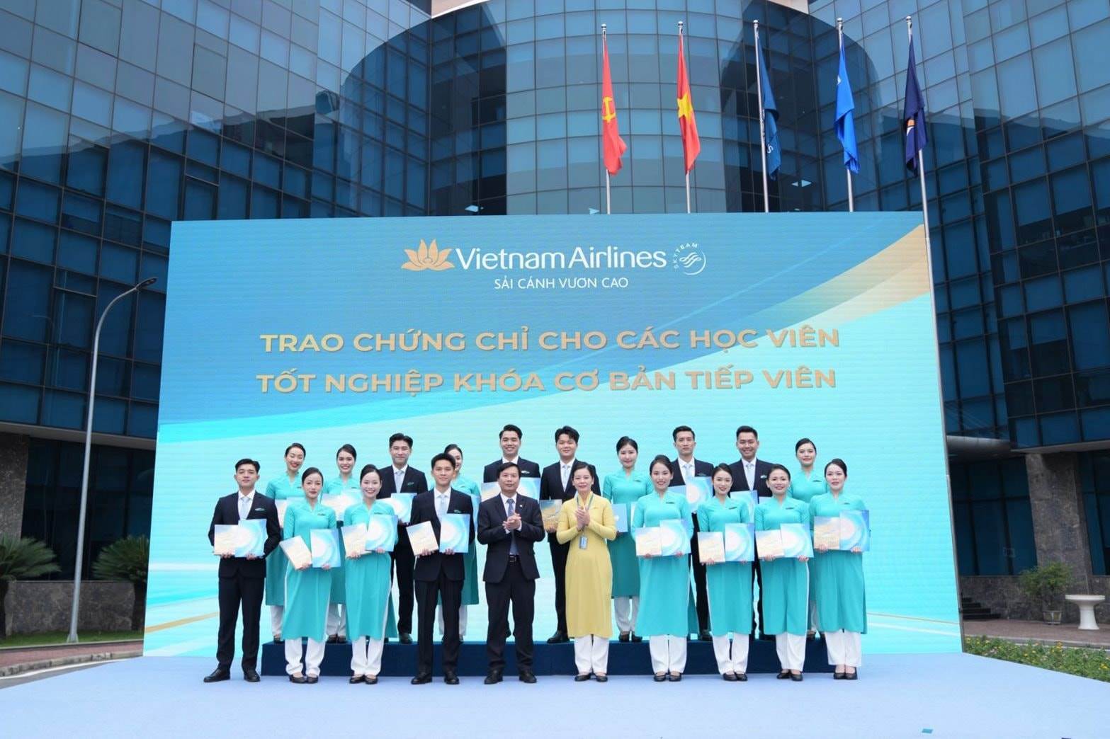 HVN: Lần đầu tiên Vietnam Airlines tổ chức thành công Ngày hội việc làm 2025